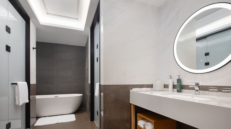 <b>Hilton Garden Inn Huaxiang Tiantan Hosp Room</b>. Images powered by <a href="https://www.leonardoworldwide.com/" title="Leonardo Worldwide" target="_blank">Leonardo</a>.