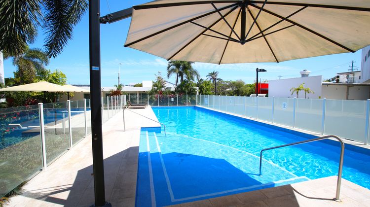 Lanai Riverside Apartments Pool
