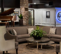 Doubletree Hotel Memphis Downtown Lobby