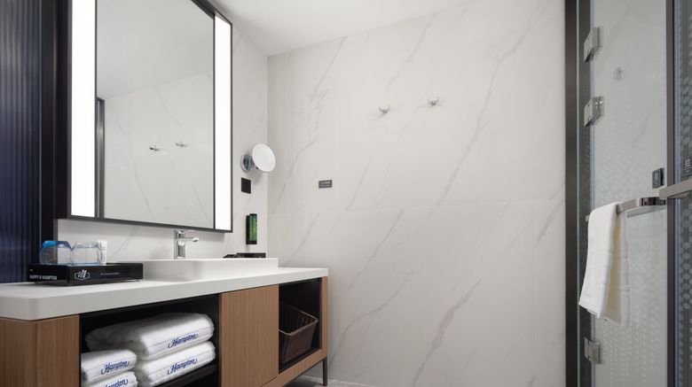 <b>Hampton Quanzhou Jinjiang Airport Room</b>. Images powered by <a href="https://www.leonardoworldwide.com/" title="Leonardo Worldwide" target="_blank">Leonardo</a>.