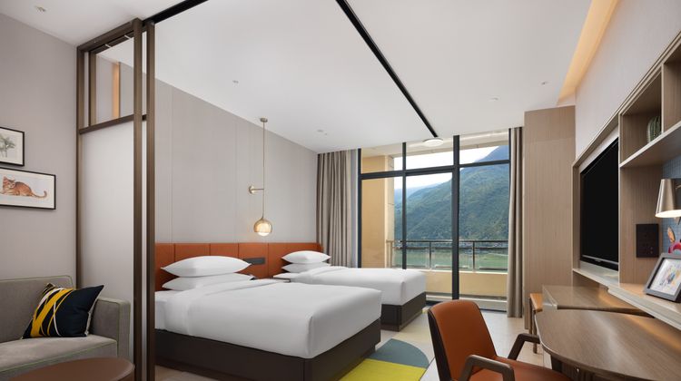 Home2 Suites by Hilton Chongqing Wushan Room