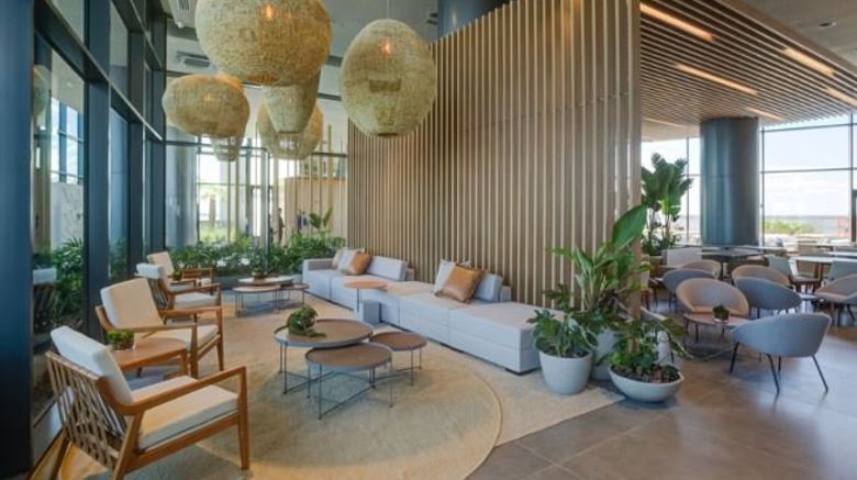 <b>DoubleTree by Hilton Porto Alegre Lobby</b>. Images powered by <a href="https://www.leonardoworldwide.com/" title="Leonardo Worldwide" target="_blank">Leonardo</a>.