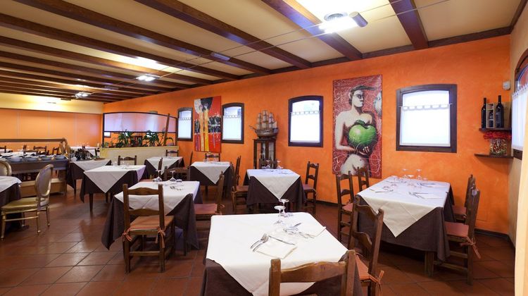 UNA Hotes Occhiobello Restaurant
