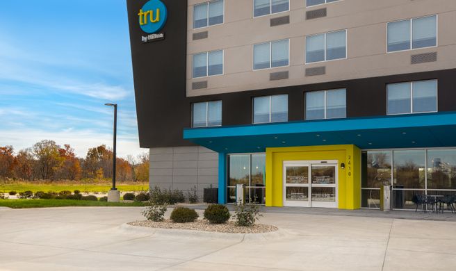 Tru by Hilton Anderson Exterior