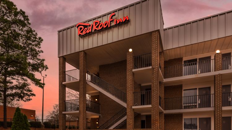 Red Roof Inn Raleigh Northeast-Downtown Exterior