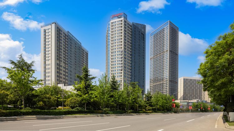 Hampton by Hilton Sanqiao Subway Station Exterior