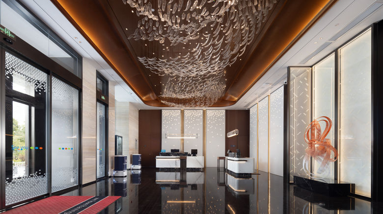 <b>Hampton Inn Liaobu Songshanhu Ave Lobby</b>. Images powered by <a href="https://www.leonardoworldwide.com/" title="Leonardo Worldwide" target="_blank">Leonardo</a>.