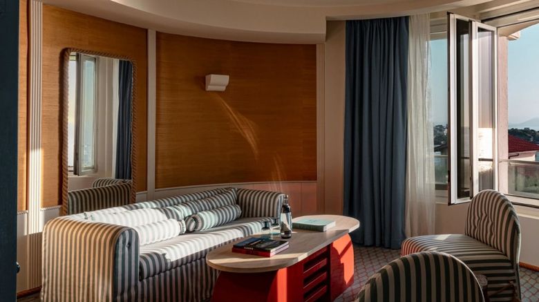 <b>Regina Experimental Biarritz Suite</b>. Images powered by <a href="https://www.leonardoworldwide.com/" title="Leonardo Worldwide" target="_blank">Leonardo</a>.