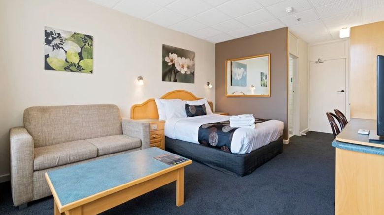 <b>Adelaide International Motel Room</b>. Images powered by <a href="https://www.leonardoworldwide.com/" title="Leonardo Worldwide" target="_blank">Leonardo</a>.
