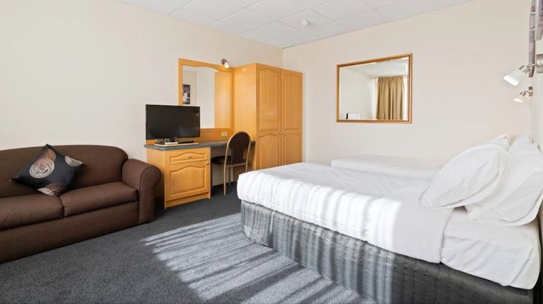 <b>Adelaide International Motel Room</b>. Images powered by <a href="https://www.leonardoworldwide.com/" title="Leonardo Worldwide" target="_blank">Leonardo</a>.