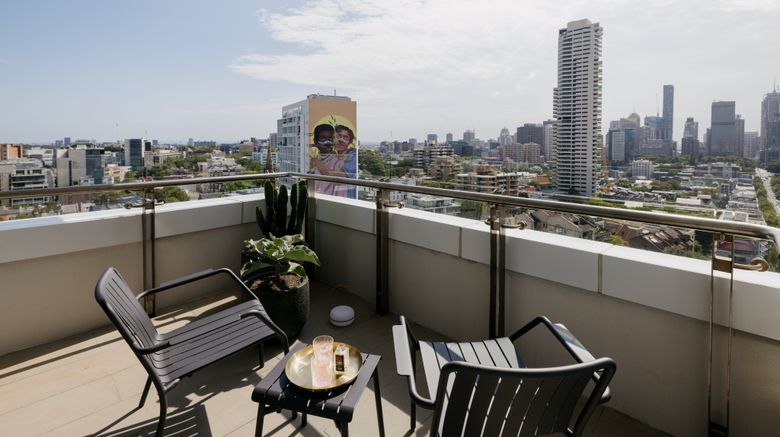 <b>Hotel Indigo Sydney Potts Point Suite</b>. Images powered by <a href="https://www.leonardoworldwide.com/" title="Leonardo Worldwide" target="_blank">Leonardo</a>.