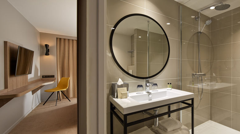 <b>Hotel Auteuil Tour Eiffel Room</b>. Images powered by <a href="https://www.leonardoworldwide.com/" title="Leonardo Worldwide" target="_blank">Leonardo</a>.