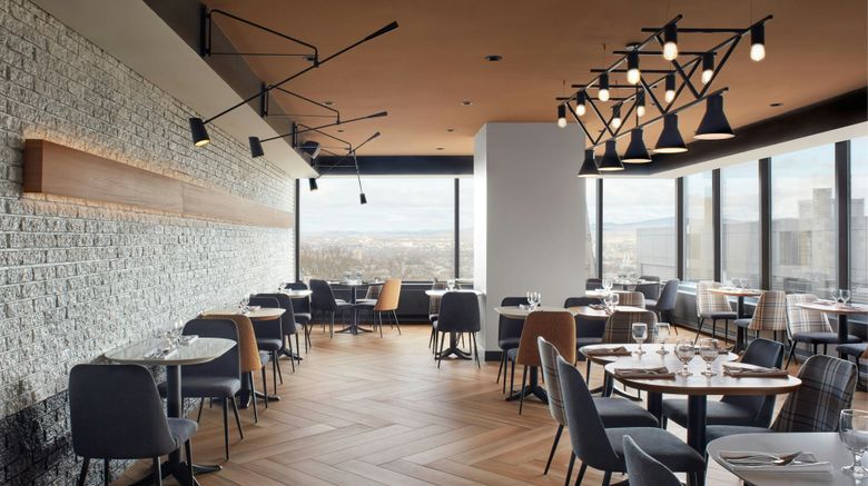 <b>Delta Hotels by Marriott Quebec Restaurant</b>. Images powered by <a href="https://www.leonardoworldwide.com/" title="Leonardo Worldwide" target="_blank">Leonardo</a>.