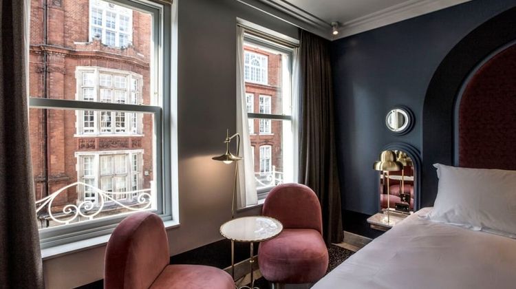 Henrietta Hotel Room