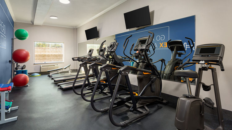 Holiday Inn Express Suites Bakersfield Health Club