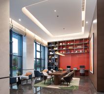 Hampton Hilton YZY West Railway Lobby