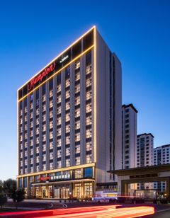 Hampton Hilton YZY West Railway