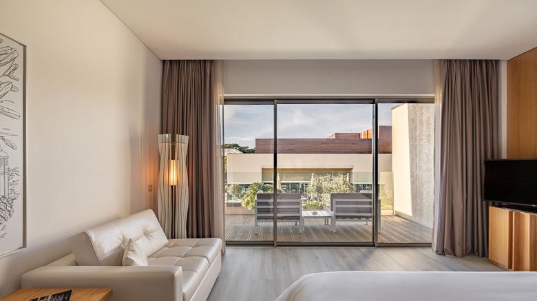 <b>Onyria Marinha Cascais Room</b>. Images powered by <a href="https://www.leonardoworldwide.com/" title="Leonardo Worldwide" target="_blank">Leonardo</a>.