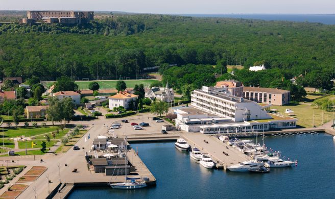 Strand Hotel Exterior