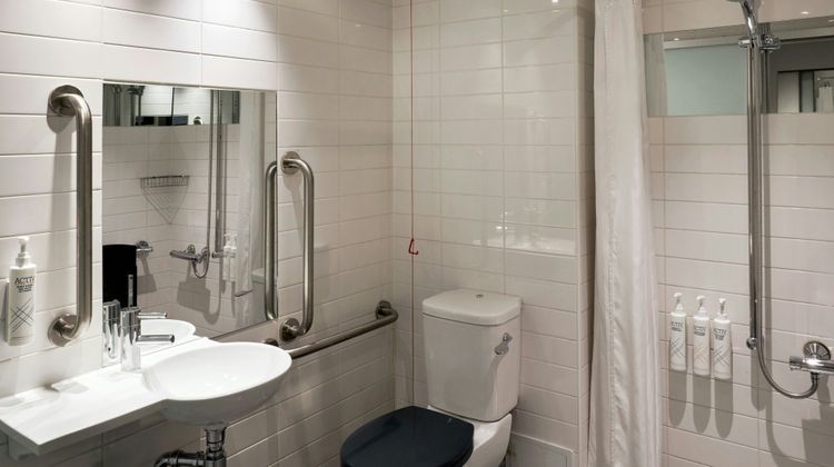 Four Points Flex by Sheraton Cardiff Room