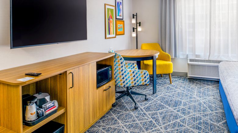 <b>Hampton Inn by Hilton St Louis Airport Room</b>. Images powered by <a href="https://www.leonardoworldwide.com/" title="Leonardo Worldwide" target="_blank">Leonardo</a>.