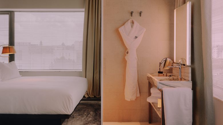 <b>Maison Heler Metz Curio Hilton Room</b>. Images powered by <a href="https://www.leonardoworldwide.com/" title="Leonardo Worldwide" target="_blank">Leonardo</a>.