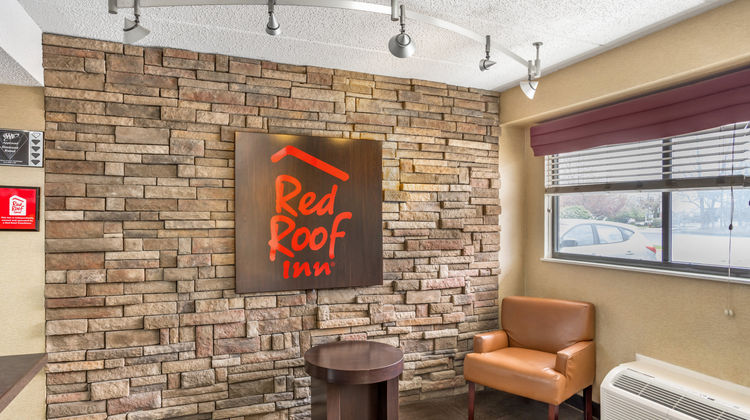 Red Roof Inn Tinton Falls - Jersey Shore Lobby