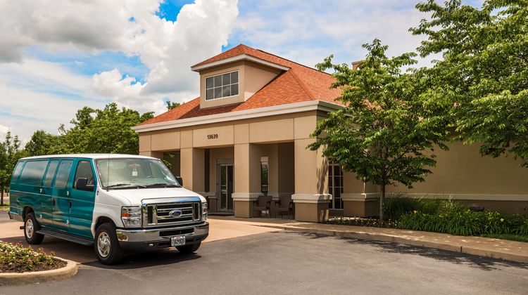 Larkspur Landing Extended Stay Suites Exterior