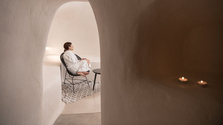 <b>On The Rocks Santorini Spa</b>. Images powered by <a href="https://www.leonardoworldwide.com/" title="Leonardo Worldwide" target="_blank">Leonardo</a>.