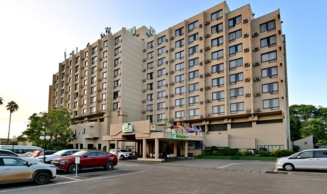 Holiday Inn Harare Exterior