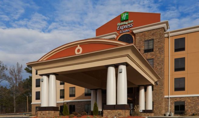 Holiday Inn Express & Suites Fulton Exterior