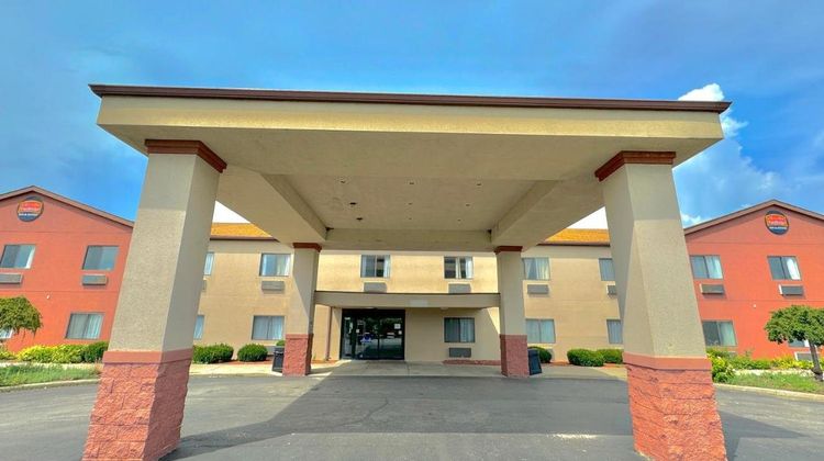 FairBridge Inn & Suites Batavia-Darien Exterior