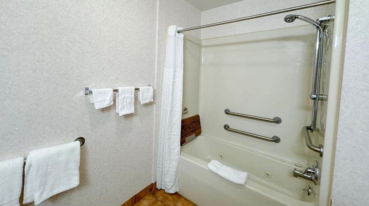FairBridge Inn & Suites Batavia-Darien Room