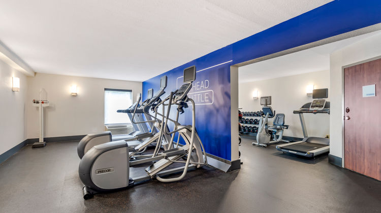 Holiday Inn Express & Suites Antioch Health Club