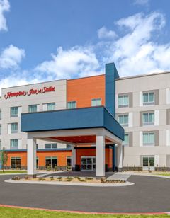 Hampton Inn Suites Hilton Airport