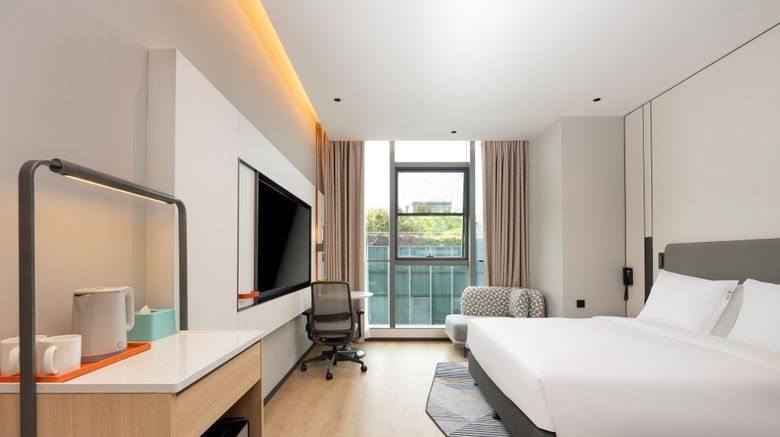 <b>Holiday Inn Exp Hongqiao CBD Room</b>. Images powered by <a href="https://www.leonardoworldwide.com/" title="Leonardo Worldwide" target="_blank">Leonardo</a>.