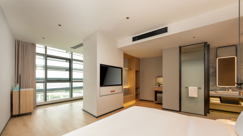 <b>Holiday Inn Exp Hongqiao CBD Room</b>. Images powered by <a href="https://www.leonardoworldwide.com/" title="Leonardo Worldwide" target="_blank">Leonardo</a>.