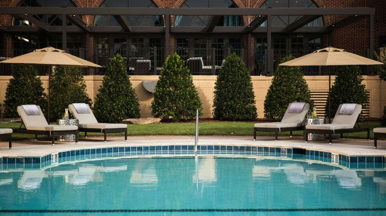 Renaissance Waterford Hotel Pool