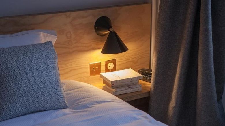 <b>Hotel Montholon Room</b>. Images powered by <a href="https://www.leonardoworldwide.com/" title="Leonardo Worldwide" target="_blank">Leonardo</a>.