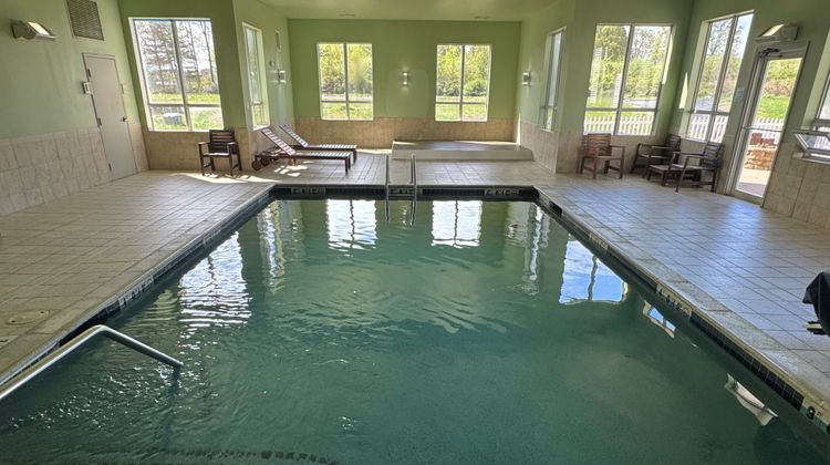 Holiday Inn Express Pool