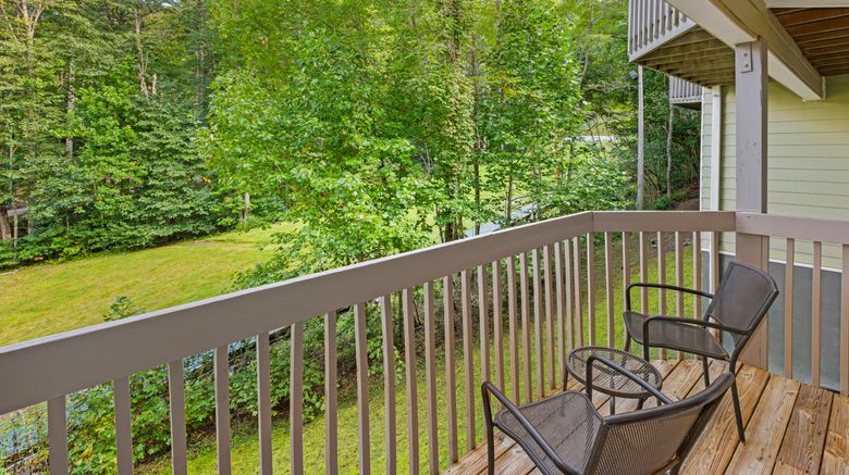 <b>Wyndham Resort Fairfield Sapphire Valley Room</b>. Images powered by <a href="https://www.leonardoworldwide.com/" title="Leonardo Worldwide" target="_blank">Leonardo</a>.