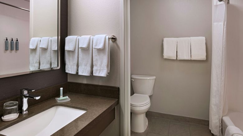 <b>Courtyard Houston The Woodlands Room</b>. Images powered by <a href="https://www.leonardoworldwide.com/" title="Leonardo Worldwide" target="_blank">Leonardo</a>.