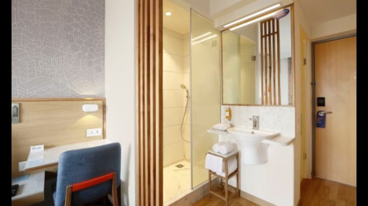Holiday Inn Express Knowledge Park Room