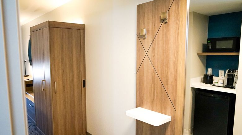 <b>Holiday Inn Express Room</b>. Images powered by <a href="https://www.leonardoworldwide.com/" title="Leonardo Worldwide" target="_blank">Leonardo</a>.