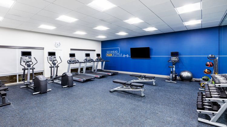 Holiday Inn Express & Suites Health Club