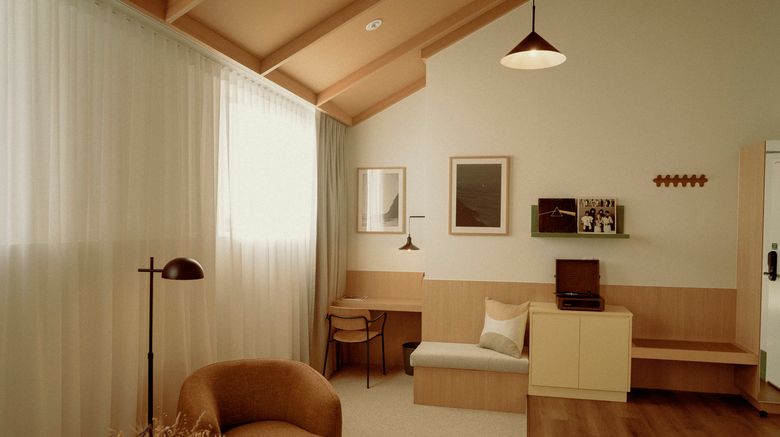 <b>The Drifter Christchurch Room</b>. Images powered by <a href="https://www.leonardoworldwide.com/" title="Leonardo Worldwide" target="_blank">Leonardo</a>.