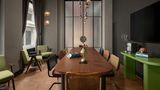 <b>Moxy Istanbul Beyoglu Meeting</b>. Images powered by <a href="https://www.leonardoworldwide.com/" title="Leonardo Worldwide" target="_blank">Leonardo</a>.