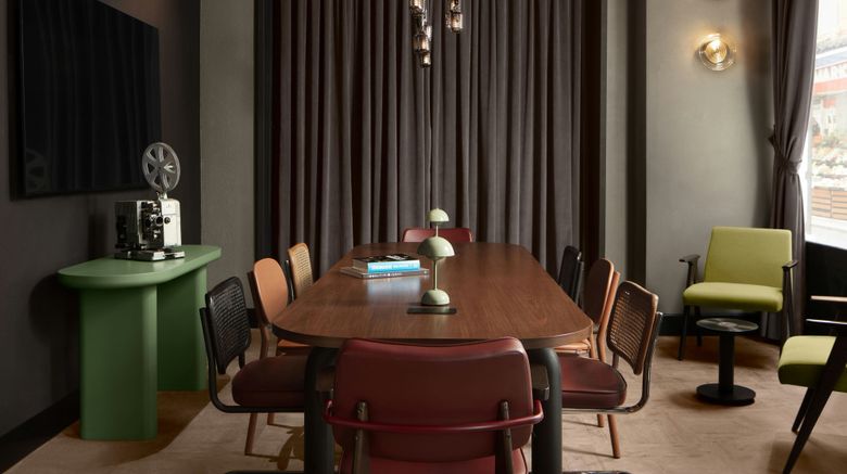 <b>Moxy Istanbul Beyoglu Meeting</b>. Images powered by <a href="https://www.leonardoworldwide.com/" title="Leonardo Worldwide" target="_blank">Leonardo</a>.
