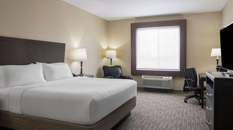 Holiday Inn Express Hotel & Suites Room