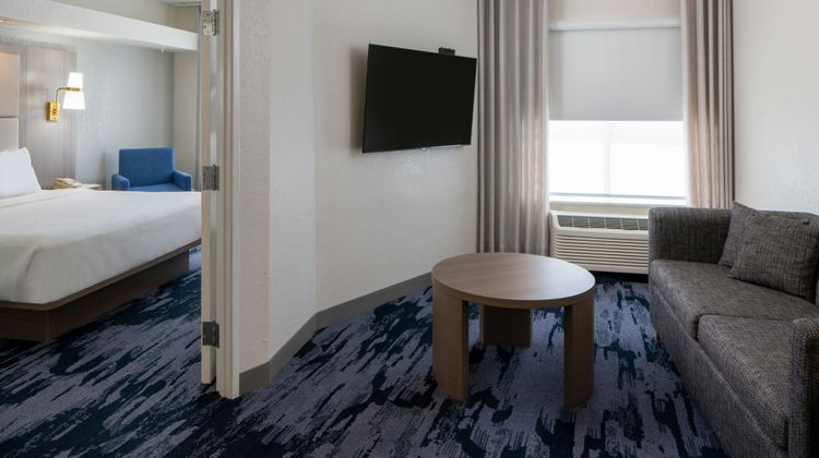 Fairfield Inn & Suites Lafayette South Room